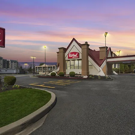 Red Roof Inn And Suites Newark - University-3